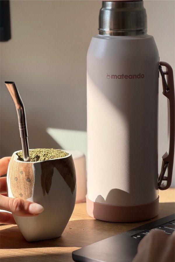 Set Mate Vaca Ranchero Blanco + Termo Mateando 1000 ml Rosa + Bombilla