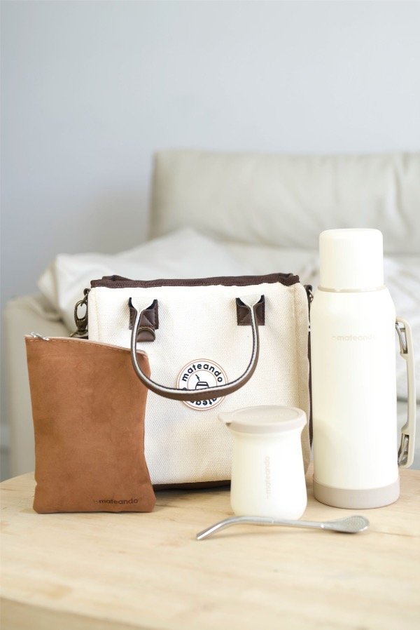 Kit Matero Capri Termo y Mate Acero Beige C/ Yerbera Gamuza