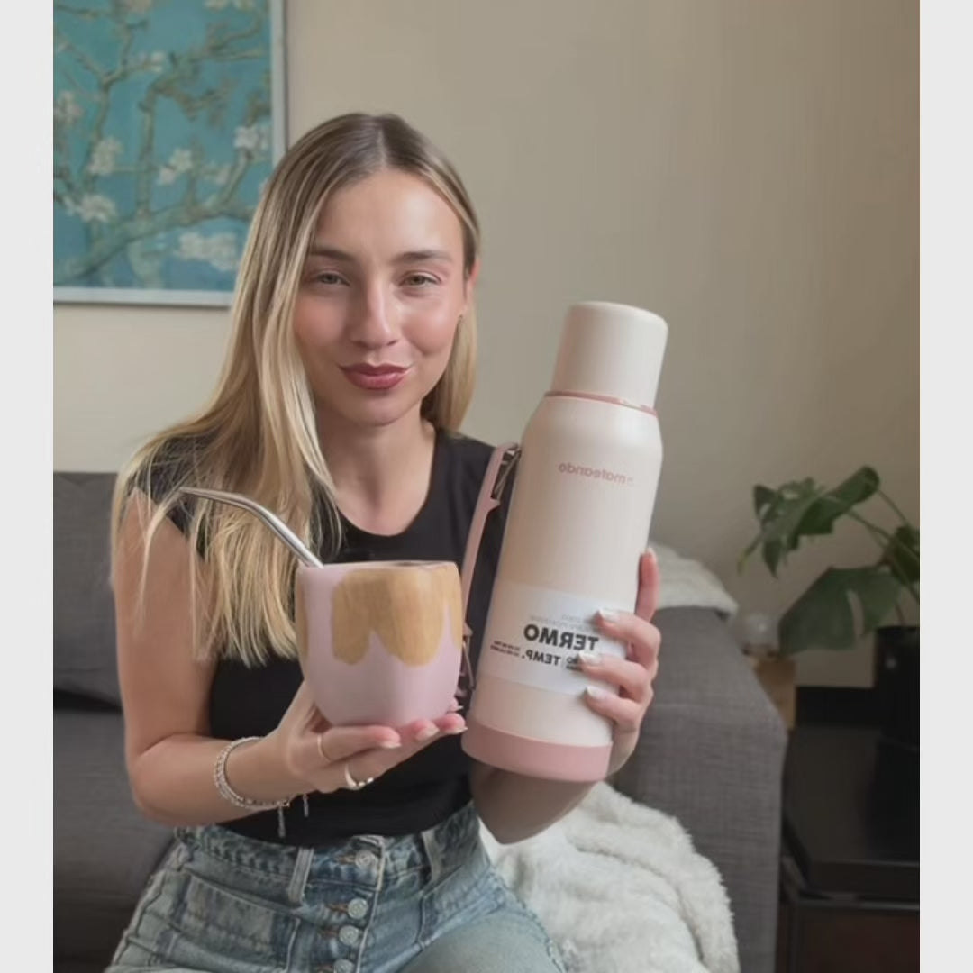 Cargar vídeo: Termo Mateando Classic Rose Quartz 1 Lt