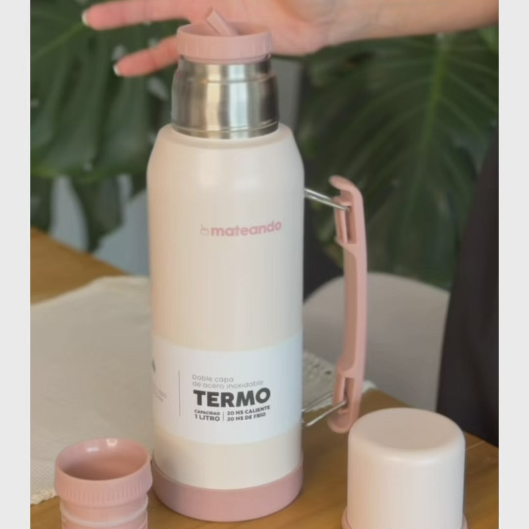 Cargar vídeo: Termo Mateando Classic Rose Quartz 1 Lt